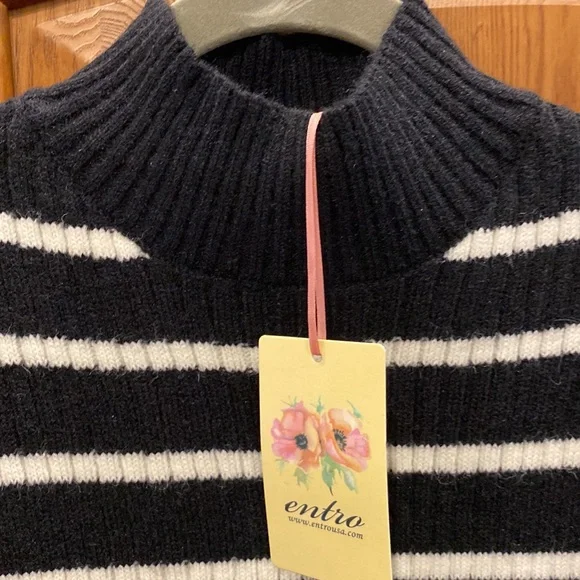 NWT Entro Black and White striped sleeveless sweater size small - Picture 3 of 5